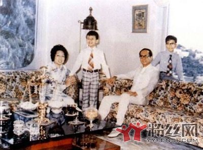 李嘉诚和庄月明照片 周凯旋害死庄月明