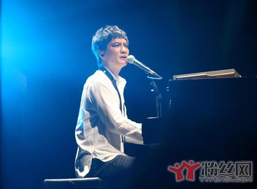 李泉的女友是谁 李泉绯闻女友历任女友
