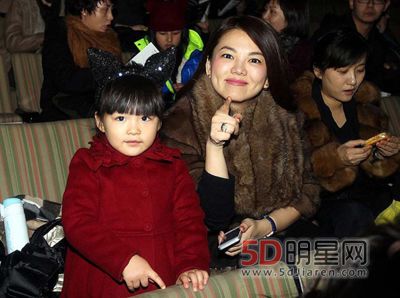 李湘女儿王诗龄近照 李湘女儿是和谁生的