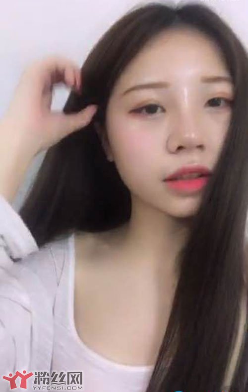 绯闻 正文丑曦是蜜桃的直播,直播平台大家听过很多个,比如说斗鱼