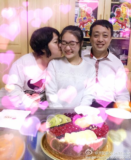 齐如意的亲生父母照片齐如意在哪上大学