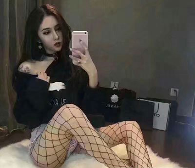 小伊伊把牌牌琦家砸了 牌牌琦为什么打伊伊