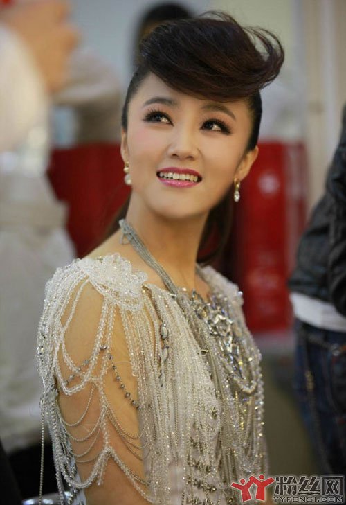 王小玮被睡视频纯属谣言 王小玮的胸部性感照片曝光