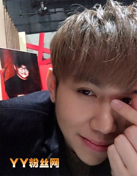 中国新歌声谢少唐女友照片是谁 谢少唐个人资料微博家庭背景
