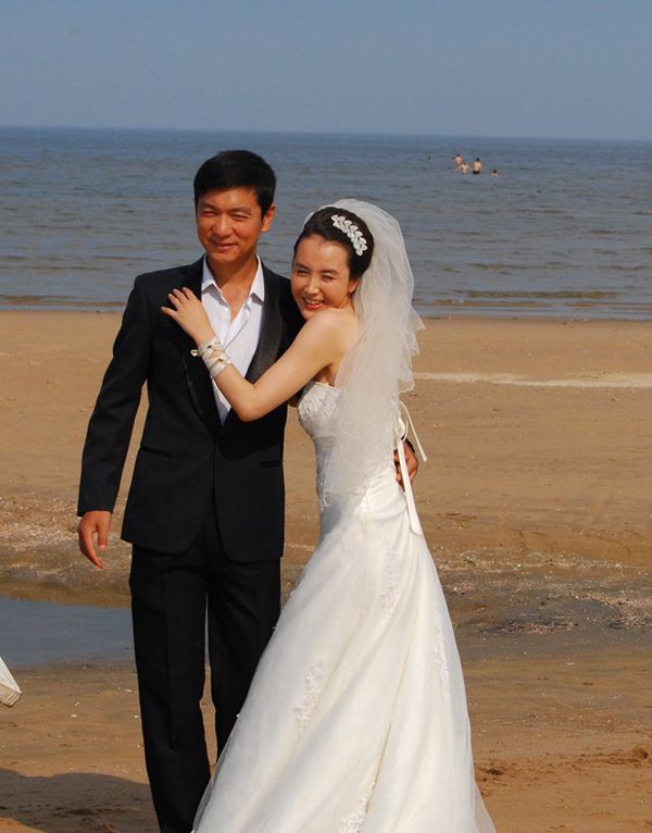 邢佳栋主演的电视剧 邢佳栋的老婆资料介绍