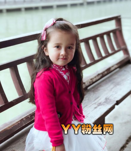 杨雅涵Eva是谁的孩子父母照片个人资料 杨雅涵和杨云什么关系