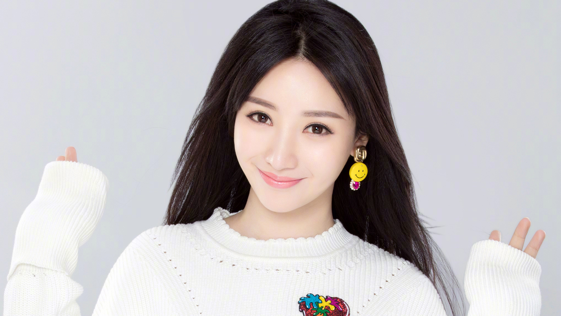 女神柳岩图片