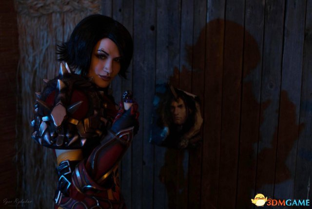 美女Cos《魔兽世界》凡妮莎 英姿飒爽还原度爆表
