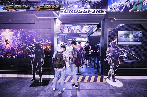 穿越火线开启狂欢盛典 运输船千里情怀点燃ChinaJoy
