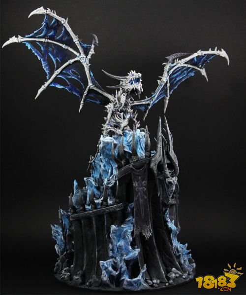 玩家自制《魔兽世界》辛达苟萨雕像 黑暗中更酷炫 18183手机游戏网