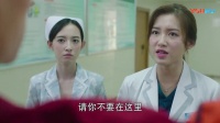 美女想要跳楼，消防员跟她聊英雄联盟，成功把她救下！